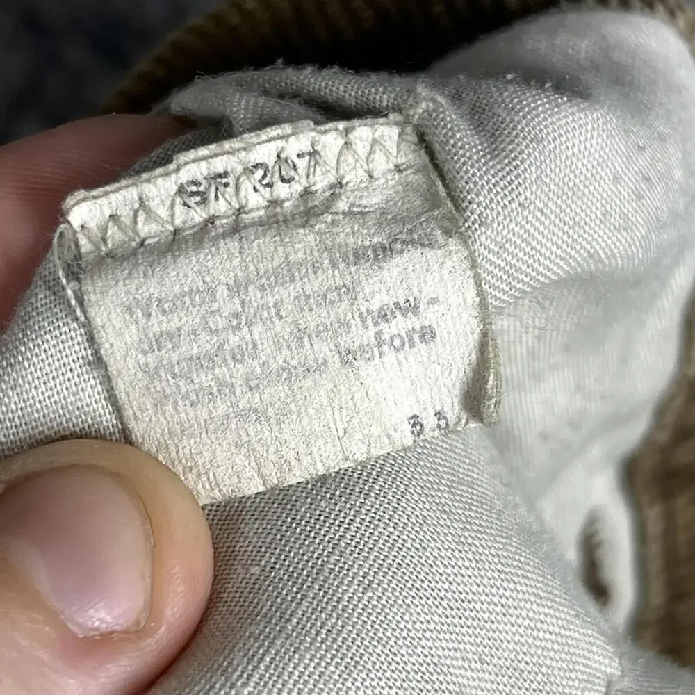 Vintage Levis Shorts Unisex Adults 31 Beige Corduroy Cut-Off Relaxed Fit Worn